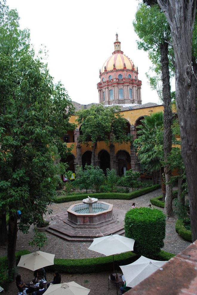 Courtyard of the Centro Cultural Ignacio Ramirez. San Miguel Allende, Guanajuato, Mexico. Photo: Alejandro Linares Garcia via Wikimedia Commons