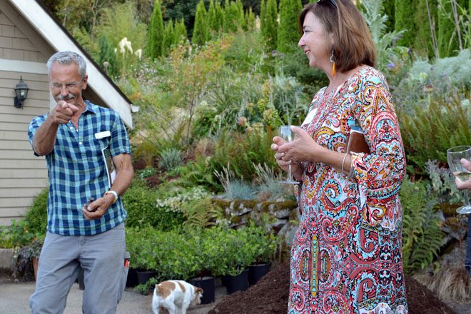With PHS travel concierge and board member Linda McKendry looking on, fellow board member Bob Hyland said it best: our Pac Hort community is strong because of YOU!