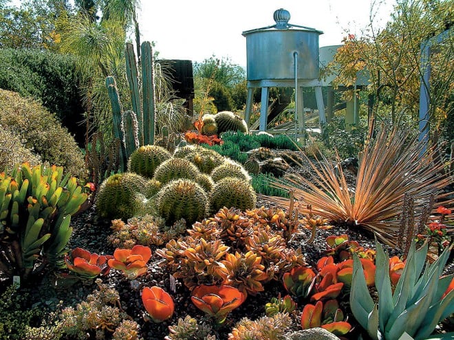 The garden’s nearby water tower is an appropriate focal point reminding visitors of the need to carefully consider water in the landscape. Author’s photographs