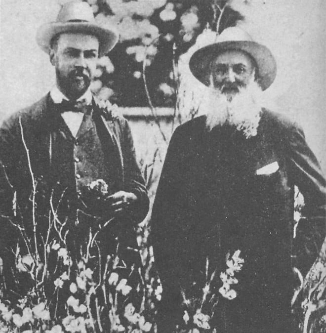 W Atlee Burpee (l) and Henry Eckford (r), two early sweet pea breeders, pictured in Burpee’s 1929 Garden Annual. Photograph courtesy Lompoc Valley and Horticultural Society - See more at: https://www.pacifichorticulture.org/articles/sweet-peas-in-california-a-fragrant-but-fading-memory/#sthash.lP39eMOh.dpuf