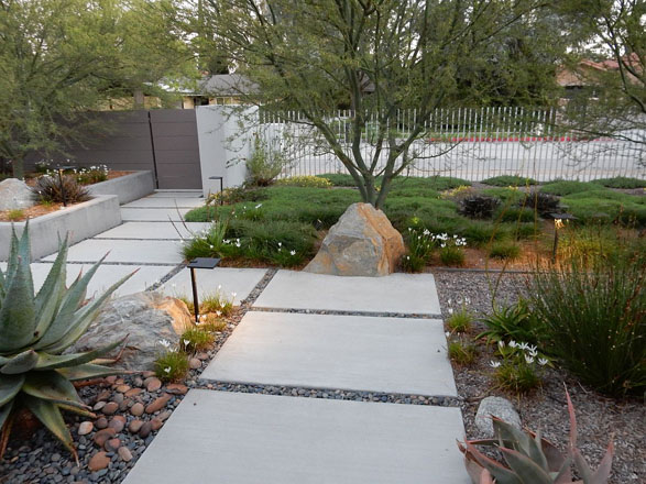 Compost tea and mulch keep this landscape nourished and resilient in the challenging Southern California climate. Garden design and photo: Marilee Kuhlmann